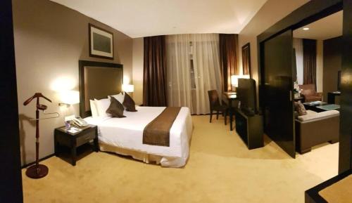 1 queen bed