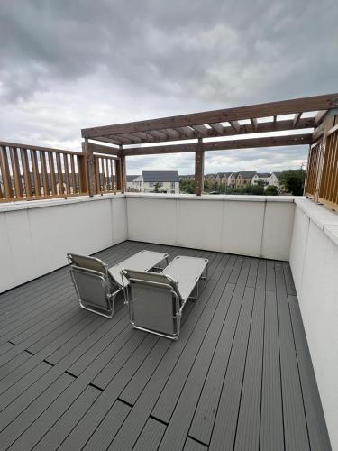 Stylish SuperKing and King Ensuite Bedrooms in Dublin, Dublin (photo 9)
