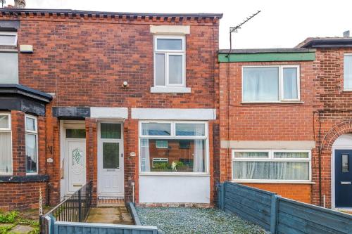 NEW! Modern 3-Bed House, Free Parking, Fast Wi-Fi & Easy Manchester Access, Manchester (fotografie 10)