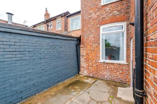 NEW! Modern 3-Bed House, Free Parking, Fast Wi-Fi & Easy Manchester Access, Manchester (fotografie 6)