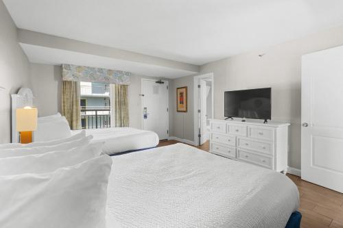 Monterey Bay Suites - image 8
