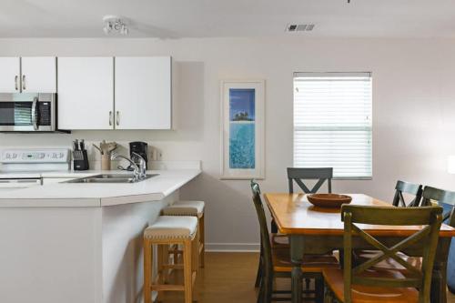 New Casa Caribe by Brightwild- Two-Story Condo Rooftop Pool thumb 4