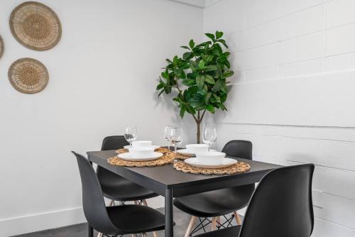 Létesítmények, *NEW* The Franni - Workspace / Private Balcony in Virginia Highland