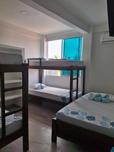 1 double bed, 2 bunk beds