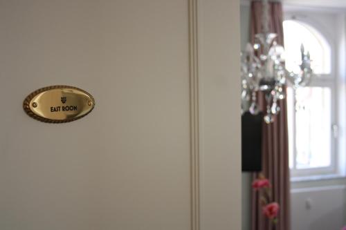 Mr.& Mrs. President - image 7
