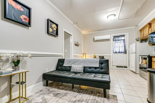 6 Mi to Falls Lake Studio Stay in Raleigh!