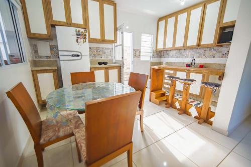 บริการและสิ่งอำนวยความสะดวก, Casa Pet-Friendly com Wi-Fi e Churrasqueira in บัลเนียริโอตูปี