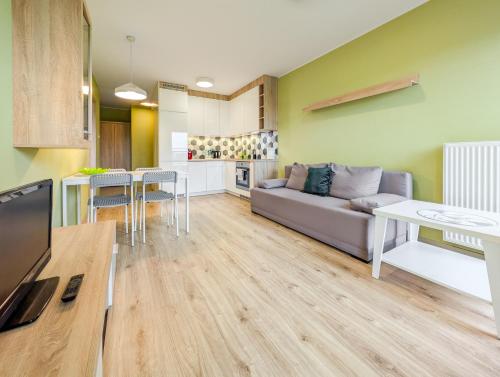 Riverwalk Charming Apartment by BookingHost, Wroclaw