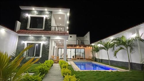 Casa Blanca in El Limón