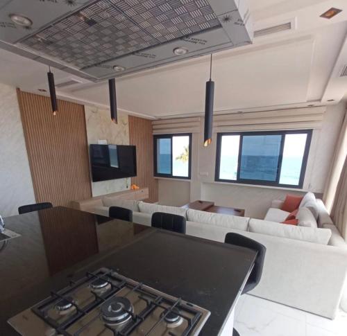 New 2025, Front beach flat, Newly renovated, Oued Laou (zdjęcie 4)