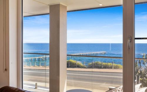 35 Degrees South - Steps to Sand and Shops in Port Noarlunga