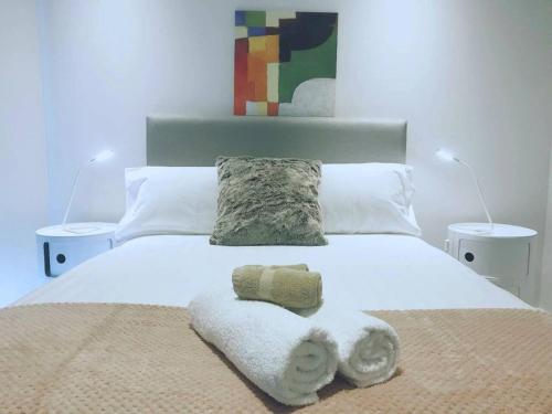 MHYL CBD Private 2BR VIC Market Mel Centre Lighthouse - image 5