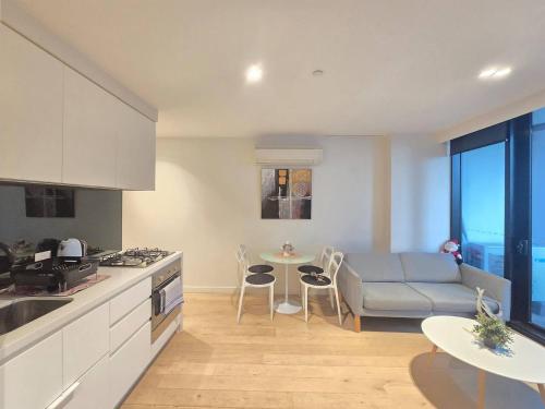 MHYL CBD Private 2BR VIC Market Mel Centre Lighthouse - image 4