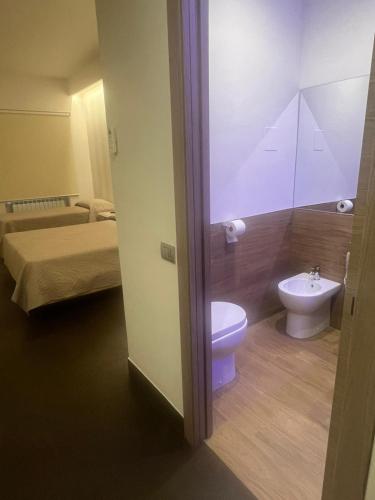 4 twin beds