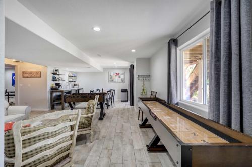 Highpoint Hills Great Views w Games & Fitness in Gleneagle (CO)