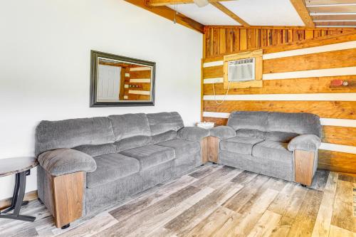 Rogersville Barn Apartment on 27 Acres with Pond! in Rogersville, USA