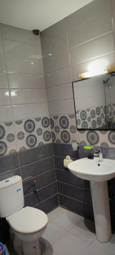 샤워실, Appartement familial les amical in 레 아미칼레스