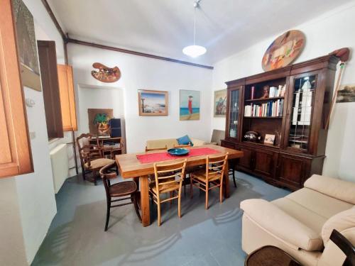 Casa Manconi in นูออโร