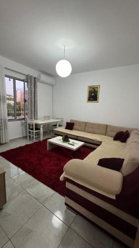 Cozy Corner Flat, Тирана
