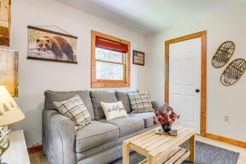 Cozy Wilmington Home 6 Mi to Mount Snow! in Wilmington, USA