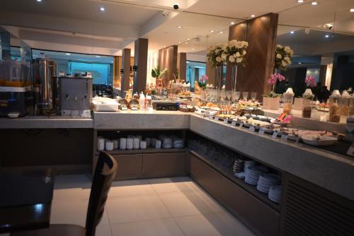 餐飲選擇, 馬斯特快捷黃金酒店 (Master Gold Hotel Express) in 卡斯卡韋爾