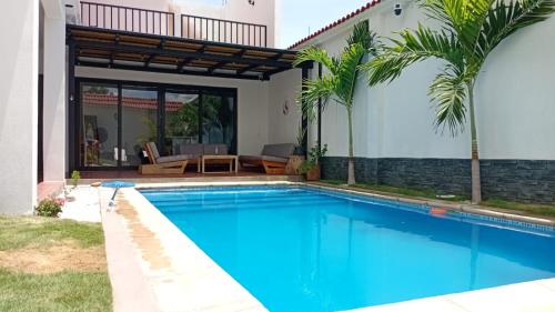 Casa Blanca in El Limón