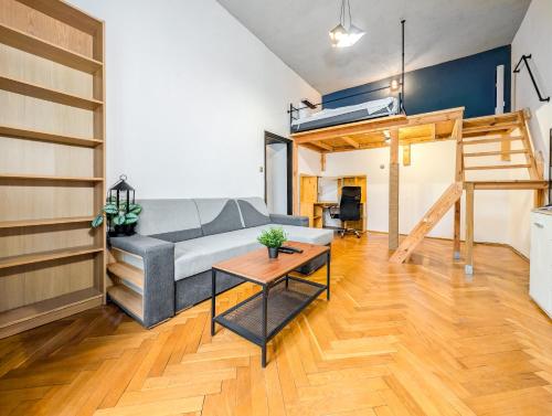 Pomorska Cosy Studio with Mezzanine by BookingHost, Wroclaw