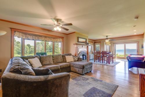 Pool Access: Waterfront Lake Memphremagog Condo! in Derby (VT)