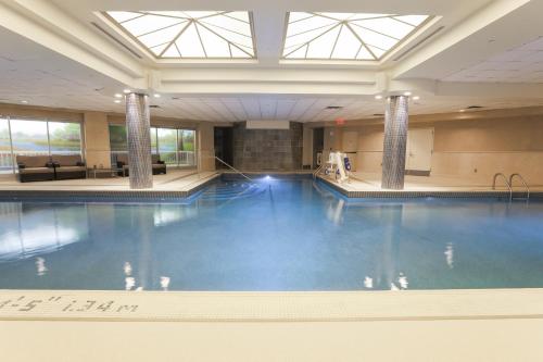 Piscina, Radisson Plaza Hotel at Kalamazoo Center in Kalamazoo (MI)
