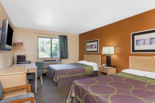 سوبر 8 باي ويندام شارلوت/أميوزمينت بارك أريا (Super 8 By Wyndham Charlotte/Amusement Park Area) in Pineville Area