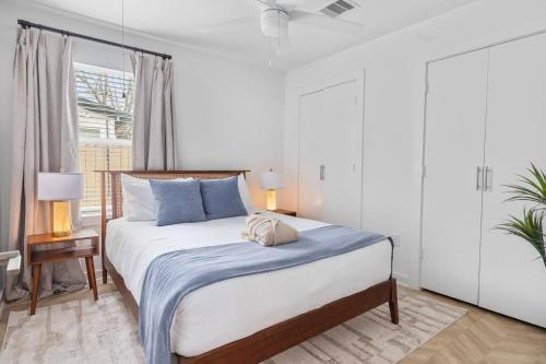 Modern Houston Home Just Minutes From Downtown Hotspots - image 5