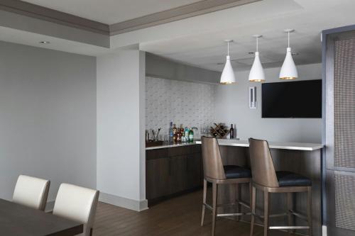 酒吧/高級酒吧, 堪薩斯城萬豪酒店 (Kansas City Marriott Downtown) in 市區