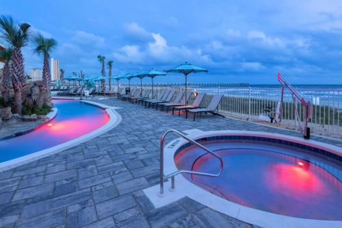 Swimming pool, SpringHill Suites by Marriott Panama City Beach Beachfront in Panama City (FL)