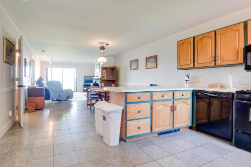 Community Boat Dock: Lake Memphremagog Condo! in Derby (VT)