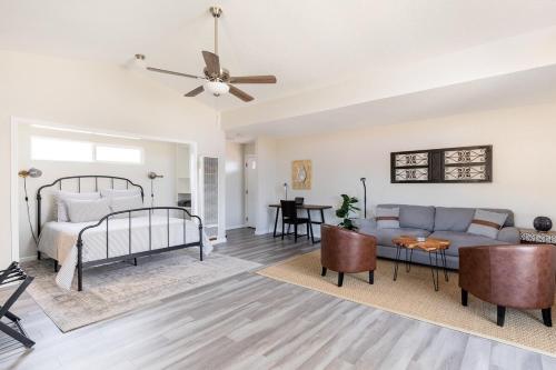 Valley Vista Farmhouse and Loft w HI SPEED WiFi!