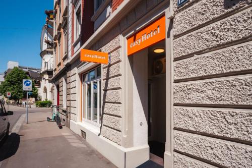 easyHotel Zurich City Limmatplatz in Escher Wyss - Gewerbeschule