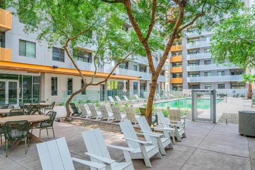 Homey 1BD - Central Downtown - Gym, Pool, Parking near Japanese Friendship Garden of Phoenix