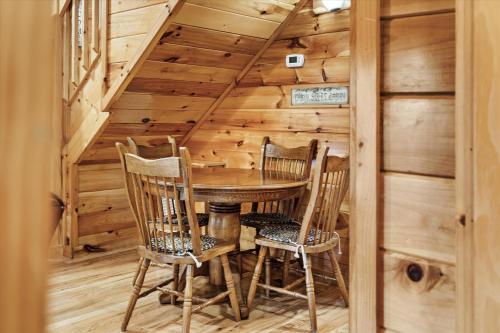 Knotty Pine Delight Holiday home - image 11