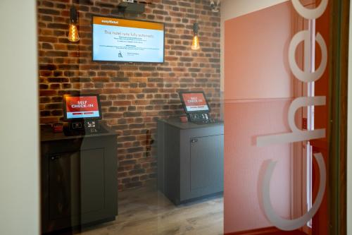 easyHotel Zürich City Main Station, Zürich (photo 7)