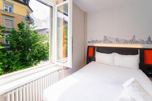 easyHotel Zürich City Main Station - image 5