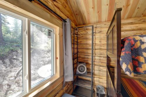 Day Trip to Glacier NP: Nature-Packed Cabin! in Marion (MT)