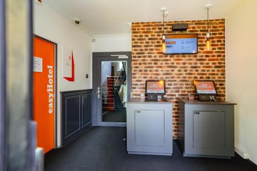 อีซี่โฮเทล ซูริค (easyHotel Zurich) in ซูริค