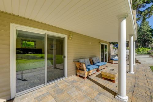Crystal Lake Retreat Apt: Walk to Happy's Inn! in Marion (MT)