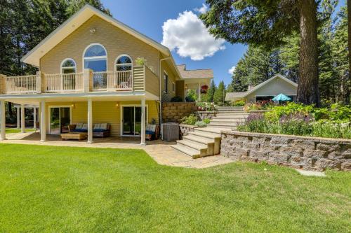 Crystal Lake Retreat Studio: Walk to Happy's Inn! in Marion (MT)