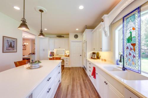 Crystal Lake Retreat: Event Villa w/ Lake Access! in Marion (MT)