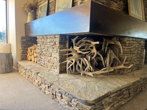 Tipapa Deer Park - Spacious Rural lodge Sleeps 22 in Hurunui
