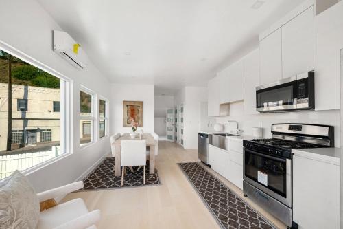 Pacific Coast Suites - Oceanfront Living in Santa Monica