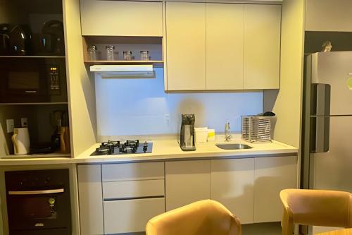 廚房, Apartamento Pé na Areia Cond Alphaville Guarajuba (Apartamento Pe na Areia Cond Alphaville Guarajuba) in 卡馬薩里