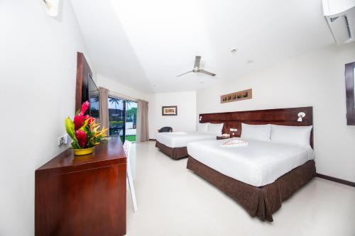 Tanoa Waterfront Hotel