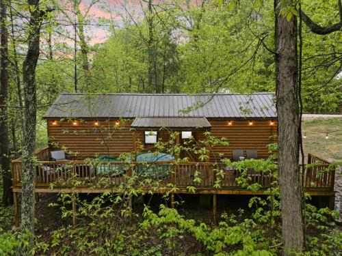 CREEKSIDE SNUG wd HOTTUB